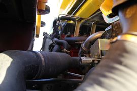 雷萨&nbsp;清障车底盘图片