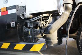 福田欧曼底盘&nbsp;垃圾运输车底盘图片