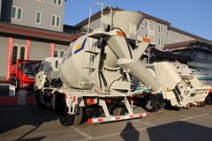 时代 金刚 130马力 4X2 混凝土搅拌车