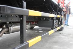 东风 凯普特中卡 160马力 4X2 6.2米载货车(DFA1090S11D5)