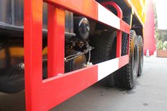 上汽红岩 新金刚重卡 336马力 6X4 5.8米自卸车CQ3255HTG404)