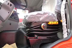 上汽红岩 杰狮重卡 280马力 4X2 LNG牵引车(CQ4186HMG381TC)