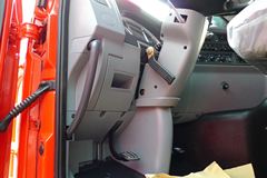 上汽红岩 杰狮重卡 280马力 4X2 LNG牵引车(CQ4186HMG381TC)
