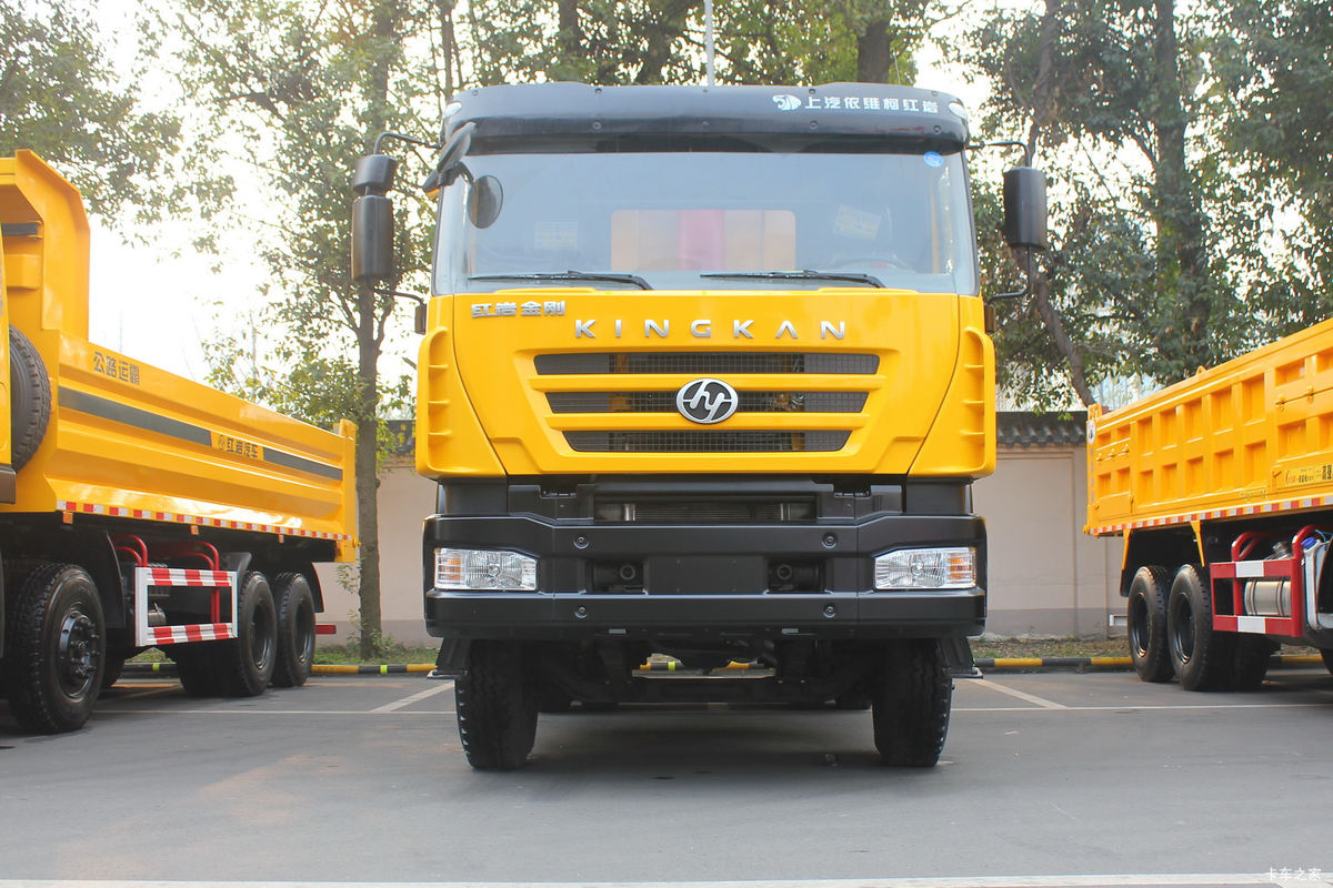 上汽红岩 新金刚重卡 350马力 6X4 5.4米自卸车