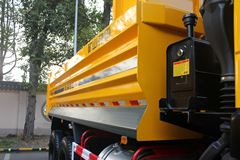 红岩 新金刚重卡 340马力 6X4 5.6米自卸车(CQ3254HTG384A)