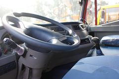 上汽红岩 杰狮重卡 350马力 6X4 5.6米自卸车(CQ3255HTG384)