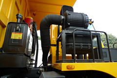 红岩 金刚矿霸 390马力 6X4 宽体矿用自卸车(CQ5763PTG384)