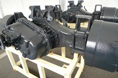 红岩5801486298(贯通式中桥) 驱动桥