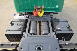 神力L4&nbsp;牵引车底盘                                                图片