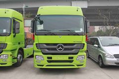 奔驰 Actros重卡 320马力 4X2 牵引车(型号1832)