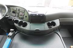 奔驰 Actros重卡 320马力 4X2 牵引车(型号1832)