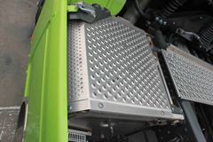 奔驰 Actros重卡 320马力 4X2 牵引车(型号1832)