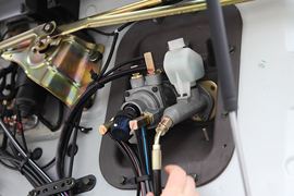 乘龙M7&nbsp;牵引车驾驶室                                               图片