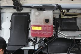 乘龙M7&nbsp;牵引车驾驶室                                               图片