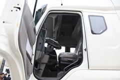 东风柳汽 乘龙M7C重卡 400马力 6X4牵引车(康明斯)(LZ4251QDCA) 东风柳汽 乘龙M7C重卡 400马力 6X4牵引车(康明斯)(LZ4251QDCA)