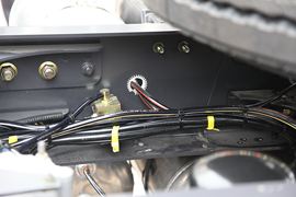 乘龙M7&nbsp;牵引车底盘                                                图片