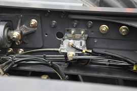 乘龙M7&nbsp;牵引车底盘                                                图片