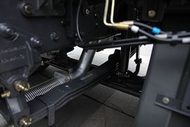 乘龙M7&nbsp;牵引车底盘                                                图片