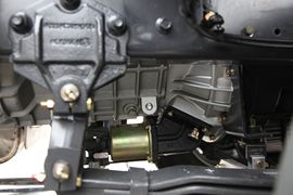 乘龙M7&nbsp;牵引车底盘                                                图片