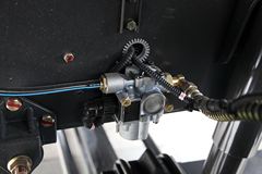 东风柳汽 乘龙M7C重卡 400马力 6X4牵引车(康明斯)(LZ4251QDCA) 东风柳汽 乘龙M7C重卡 400马力 6X4牵引车(康明斯)(LZ4251QDCA)