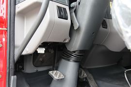 乘龙M3&nbsp;自卸车驾驶室                                               图片