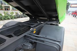 乘龙M3&nbsp;自卸车底盘                                                图片