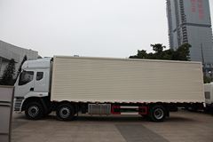 东风柳汽 乘龙M5重卡 245马力 6X2 9.6米排半厢式载货车(LZ5250XXYM5CA)