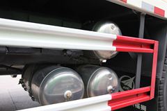 东风柳汽 乘龙M5重卡 245马力 6X2 9.6米排半厢式载货车(LZ5250XXYM5CA)