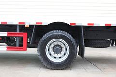 东风柳汽 乘龙M5重卡 245马力 6X2 9.6米排半厢式载货车(LZ5250XXYM5CA)