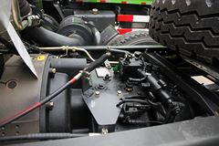 东风柳汽 乘龙 270马力 8X4自卸车底盘(LZ3310REFAT)