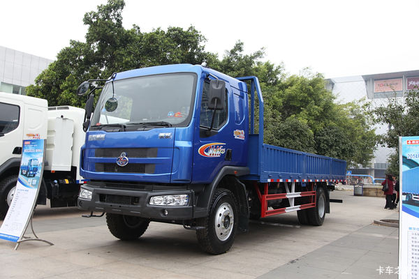 乘龙M3 载货车