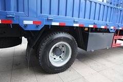 东风柳汽 乘龙M3中卡 160马力 4X2 6.75米栏板排半载货车(LZ1160RAPA)