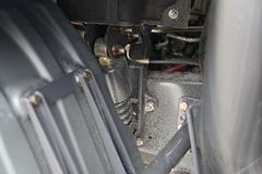 东风柳汽 乘龙M3中卡 260马力 4X2 7.7米厢式排半载货车(LZ5260XXYM3AA)