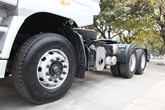 东风柳汽 乘龙M7C重卡 385马力 6X4牵引车(康明斯)(LZ4251QDCA)