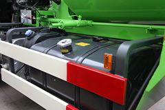 东风柳汽 霸龙 336马力 6X4 混凝土搅拌车(LZ5250GJBPDHA)