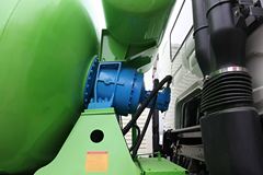 东风柳汽 霸龙 336马力 6X4 混凝土搅拌车(LZ5250GJBPDHA)