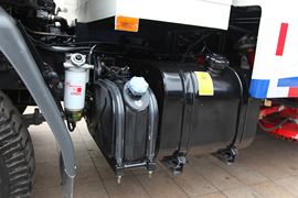 东风柳汽底盘&nbsp;垃圾运输车底盘图片