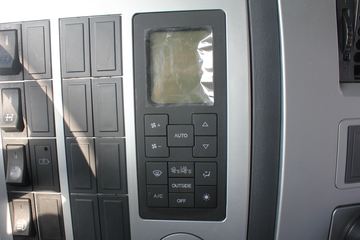 �����ؿ� ����F3000 380���� 6X4 LNGǣ����(SX4258NT384TL)ͼƬ