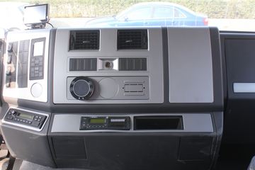 �����ؿ� ����F3000 380���� 6X4 LNGǣ����(SX4258NT384TL)ͼƬ