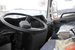 东风 多利卡XL中卡 160马力 4X2 6.7米载货车(DFA1160L15D7)