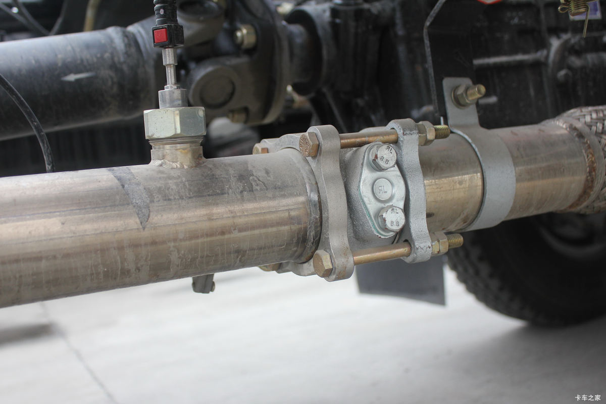 ���� ������XL�п� 160���� 4X2 6.7���ػ���(DFA1160L15D7)����                                                