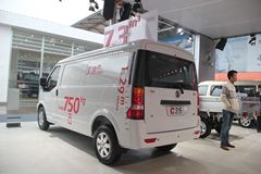 东风小康 C35 100马力 封闭厢式货车