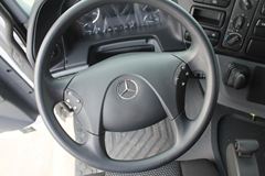 奔驰 Actros重卡 440马力 6X2R牵引车(型号2644)