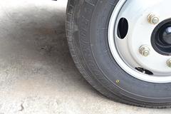 福田 欧马可1系 118马力 3.2米双排厢式轻卡(BJ5049XXY-F8)