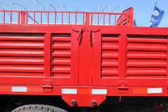 一汽解放 J6L中卡 164马力 4X2 6.8米栏板载货车(CA1160P62K1L4E4)