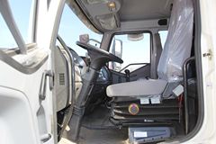 一汽解放 J6L中卡 180马力 4X2 7.7米厢式载货车(CA5160XXYP62K1L5A1E4) 一汽解放 J6L中卡 180马力 4X2 7.7米厢式载货车(CA5160XXYP62K1L5A1E4)