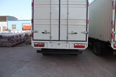 解放 J6F 130马力 4.21米单排厢式轻卡(CA1041P40K2L1E4A84)