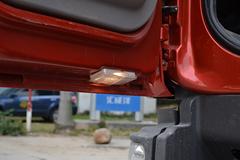 东风柳汽 乘龙M3中卡 220马力 6X2排半载货车底盘