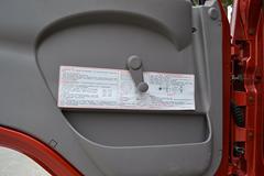 东风柳汽 乘龙M3中卡 220马力 6X2排半载货车底盘