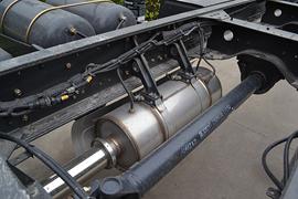 乘龙M3&nbsp;载货车底盘                                                图片